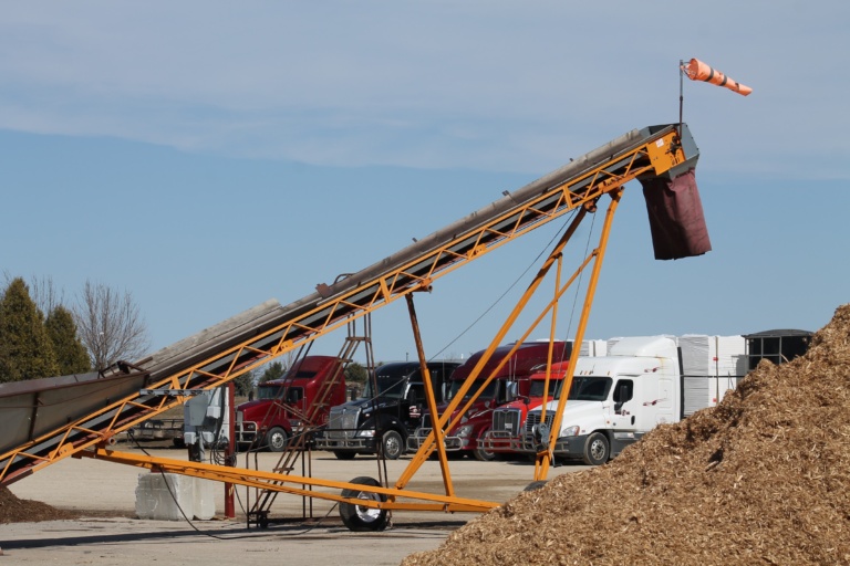 Mulch in Madison WI Delivery in Madison & The Surronding Area Cedar